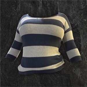 Aeropostale Women's Navy and Gray Striped Sweater